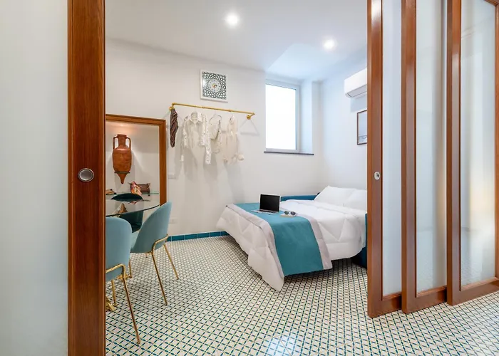 Anfora Romana - Centro * Sorrento